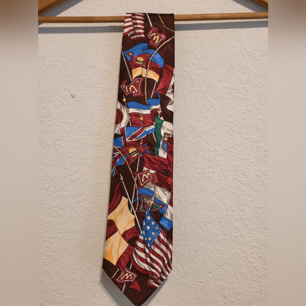 Vintage 1994 McDonald's The Collection Neck tie International Flags 57"x3.5